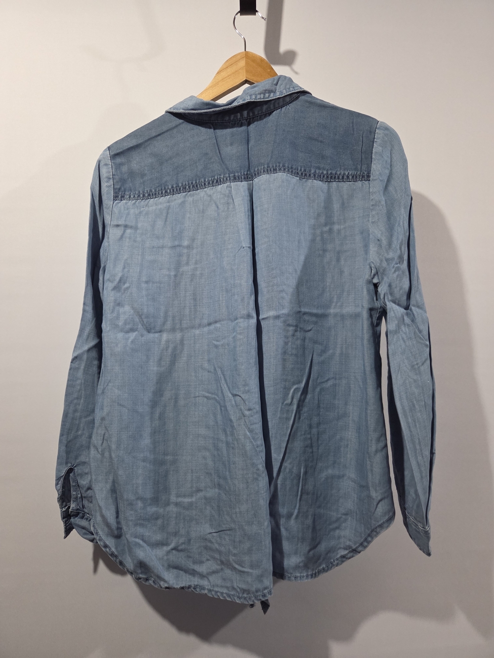 Chico's Button Up Size 1 - Picture 10 of 10